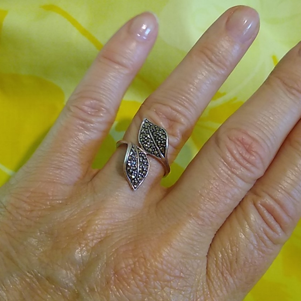 Sterling Silver Marcasite Leaf Ring - image 3